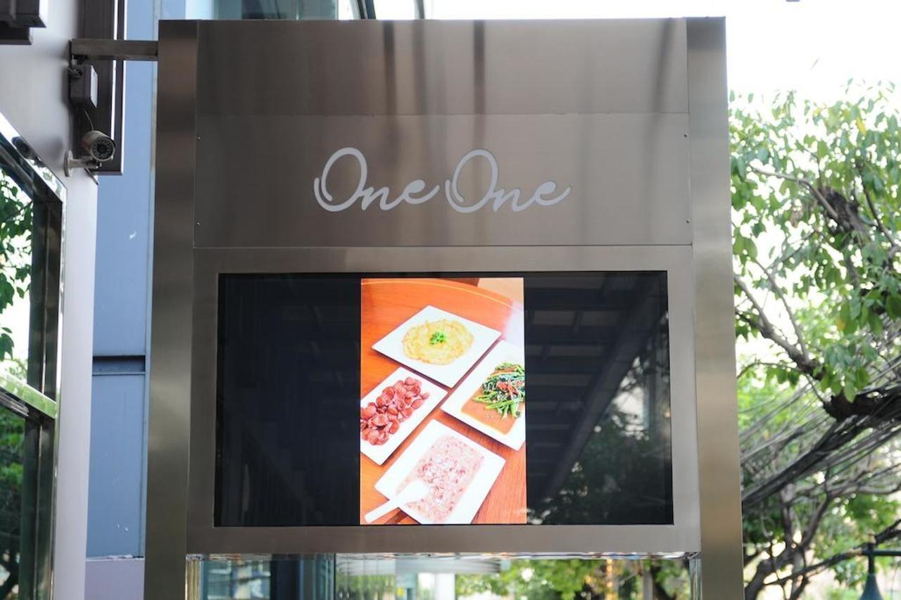 One One Bangkok Hotel Екстериор снимка