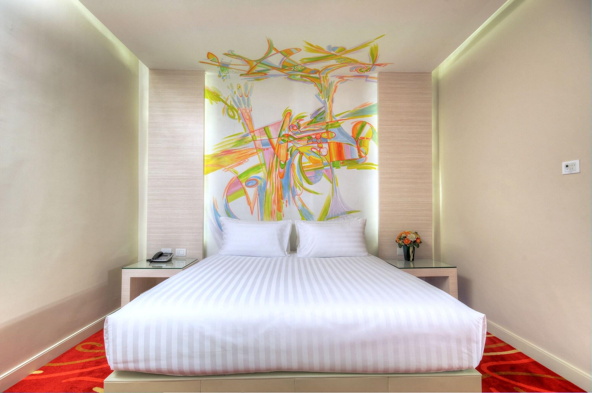 One One Bangkok Hotel Екстериор снимка
