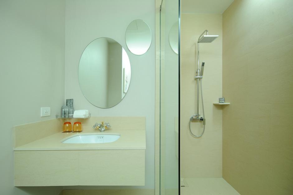 One One Bangkok Hotel Екстериор снимка