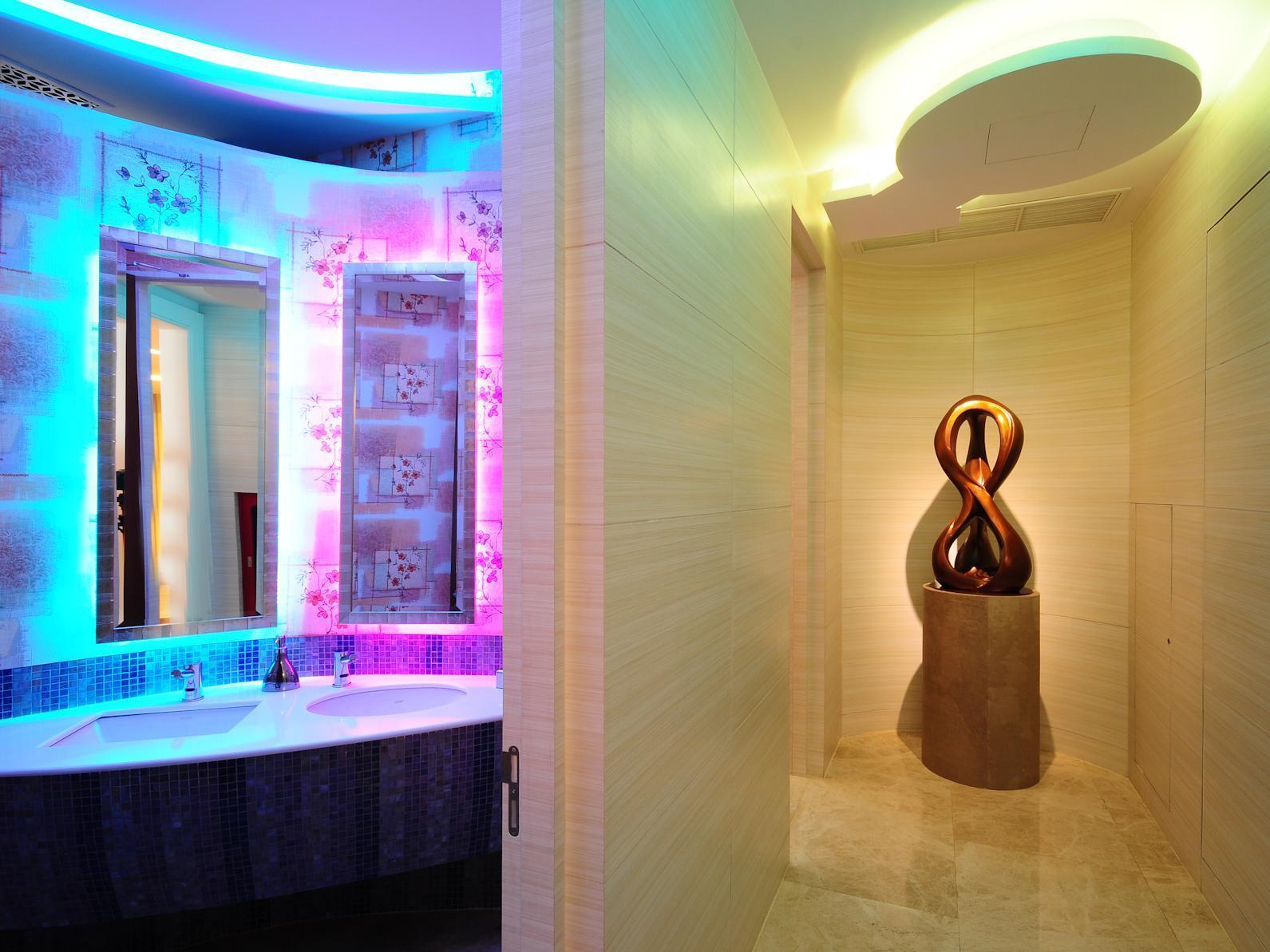 One One Bangkok Hotel Екстериор снимка