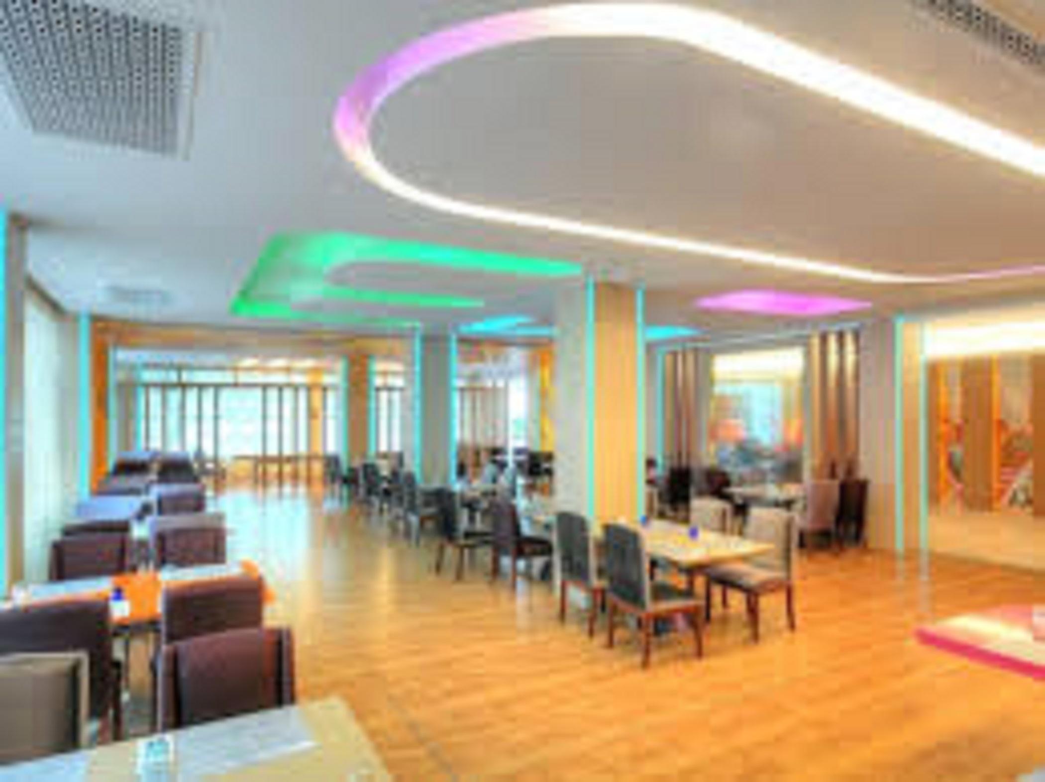 One One Bangkok Hotel Екстериор снимка