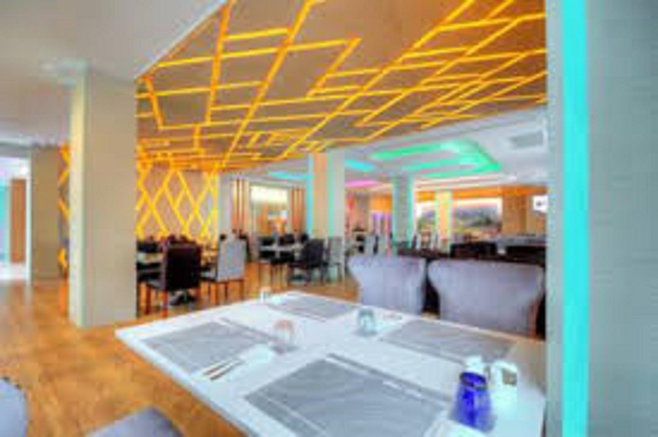 One One Bangkok Hotel Екстериор снимка
