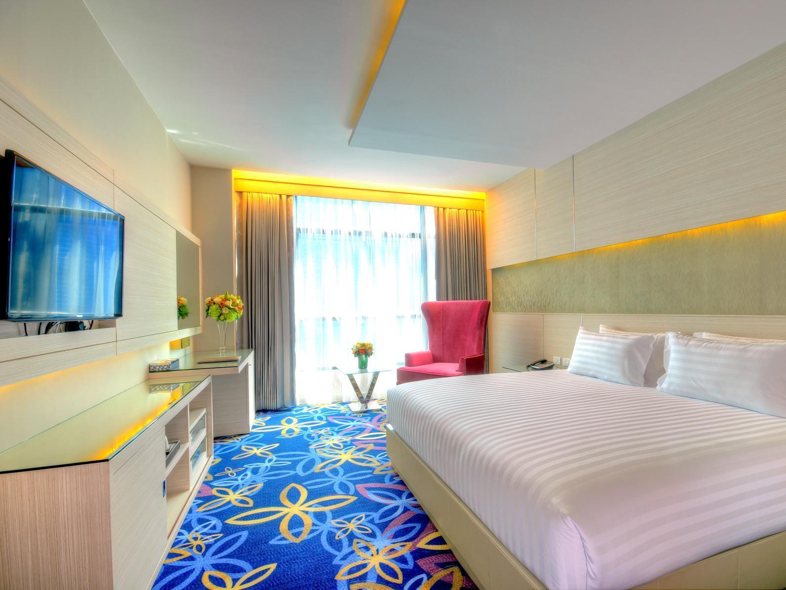 One One Bangkok Hotel Екстериор снимка