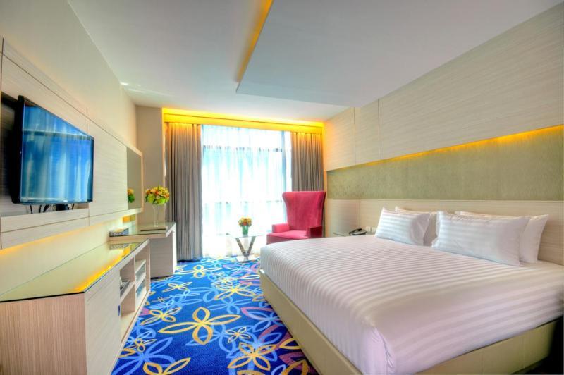 One One Bangkok Hotel Екстериор снимка