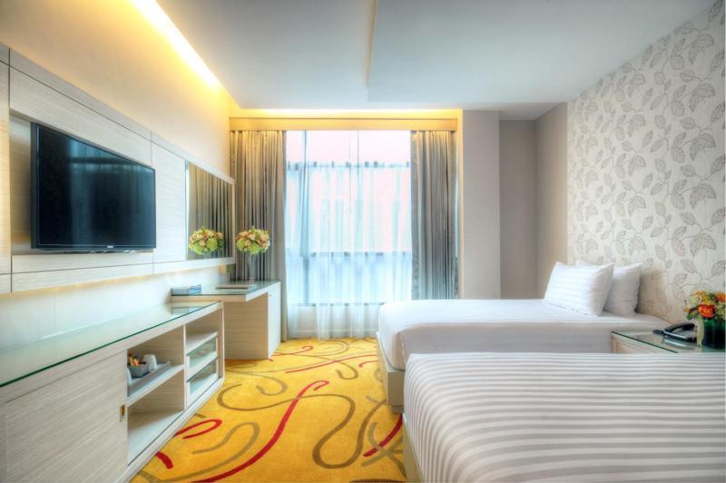 One One Bangkok Hotel Екстериор снимка