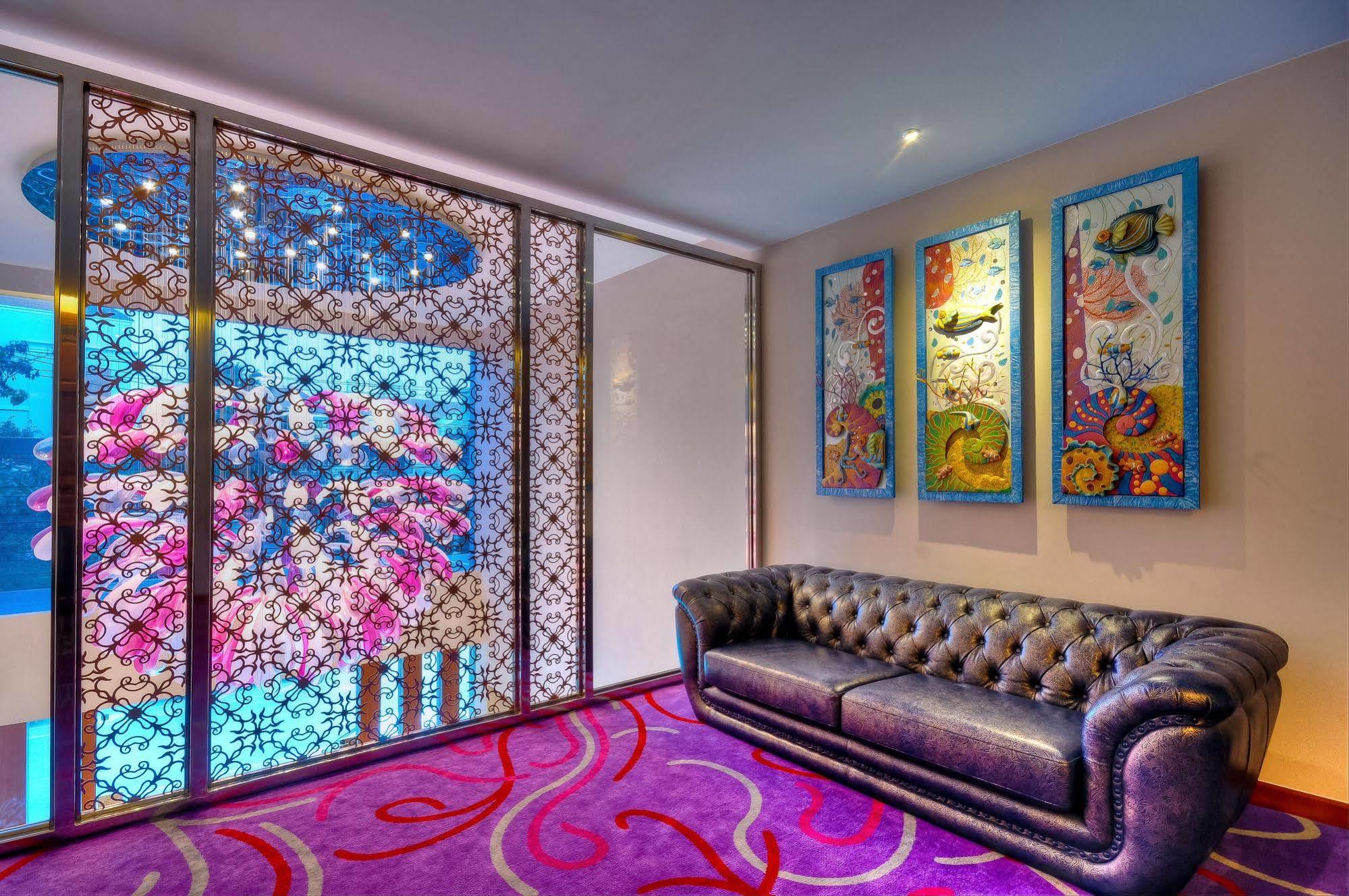 One One Bangkok Hotel Екстериор снимка